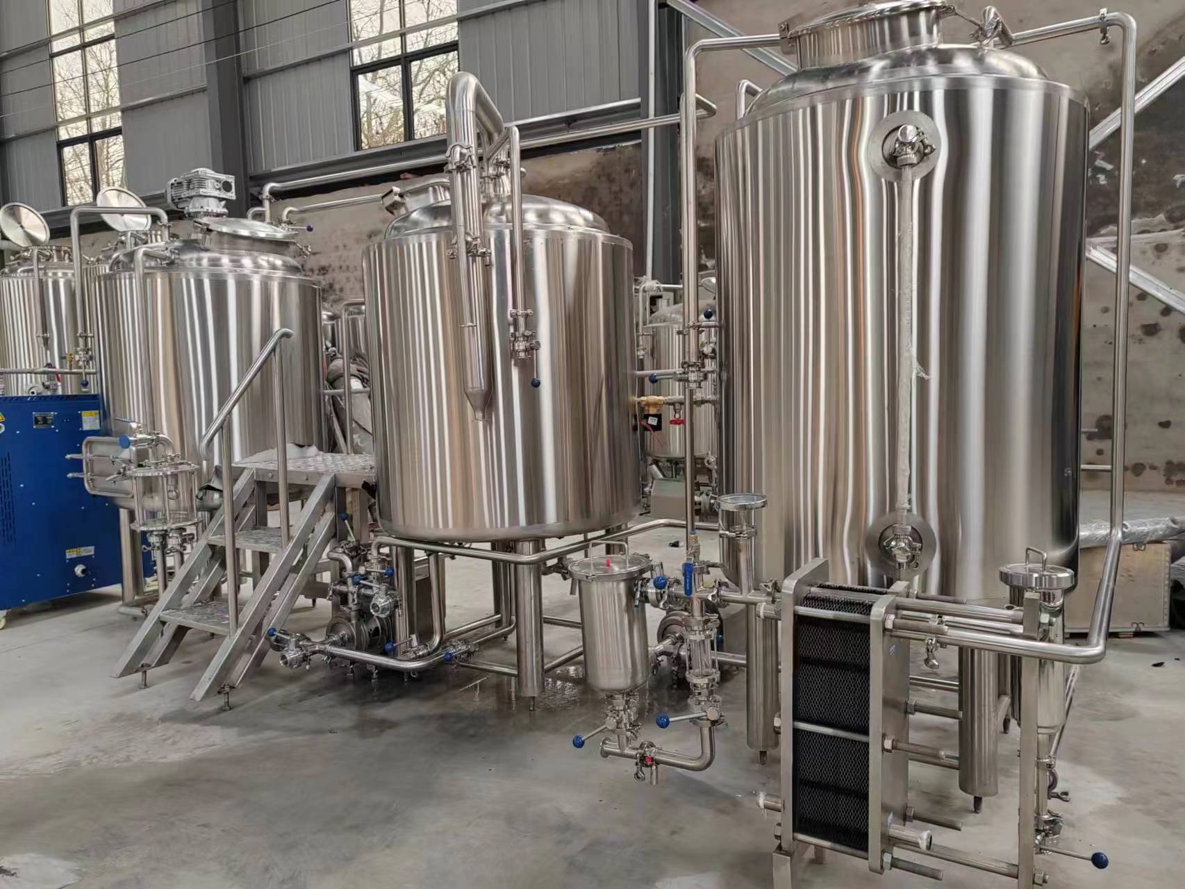 C&oacute;mo elegir el equipo de elaboraci&oacute;n de cerveza adecuado para mejorar su experiencia en el bar